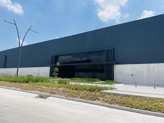 Nave industrial en renta 4,185m2 a 7 min del Aeropuerto de Queretaro GPS