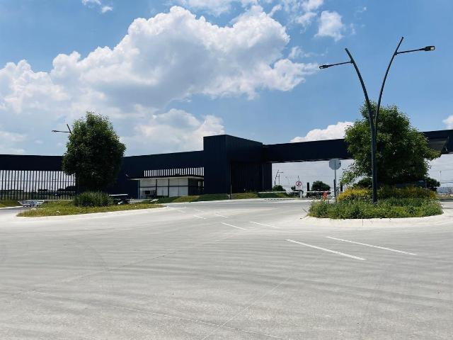 Nave industrial en renta 5,604m2 a 7 min del Aeropuerto de Queretaro GPS