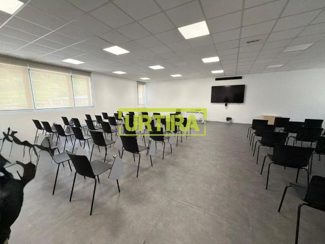 NAVE INDUSTRIAL EN VENTA EN BERGARA – BARRIO SAN JUAN 1.320 m² construidos | Oficinas premium | Edificio representativo | Dos accesos para vehículos | Lista para actividad