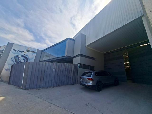 NAVE INDUSTRIAL NUEVA EN RENTA SOBRE MALEC?N DEL R?O EN LE?N GTO CON LOCAL COMERCIAL