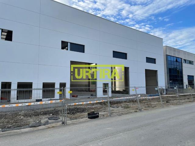 Nave logística de nueva construcción de 4.000 m² con muelles en Aduna – Erribera