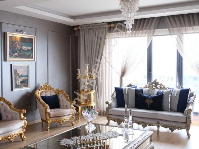 Navi Tower 6.katta Mimari Dokunuşlarla Yenilenmiş 4+1 Lüks Daire