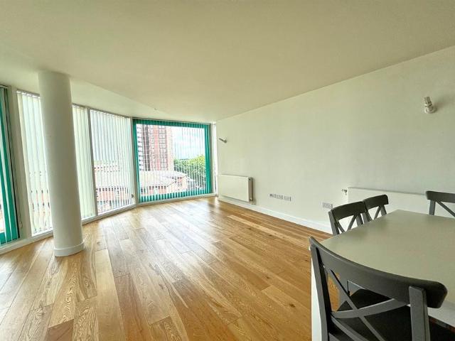 Navigation Building, UB3 3 bed apartment to rent £2,275 pcm £525 pw