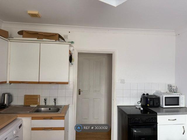 Navigation Road, Chelmsford CM2, 1 bed flat to rent, £900 pcm | PrimeLocation