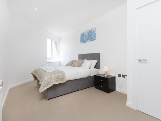 Navigation Road, London E3, 2 bed flat to rent, £2,300 pcm | PrimeLocation