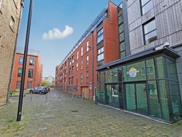 Navigation Walk, Wakefield, WF1 Studio to rent £650 pcm £150 pw