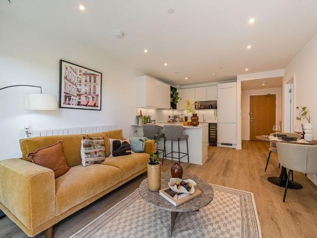 Navigator Place, Kidbrooke SE3, 2 bed flat to rent, £2,701 pcm | PrimeLocation