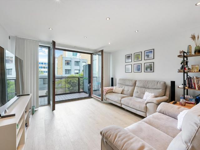 Naylor Building West, Assam Street E1, 2 bed flat to rent, £3,250 pcm | PrimeLocation