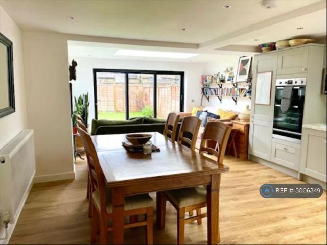 Naylor Road, London, SE15 1 bed in a flat share to rent £1,250 pcm £288 pw