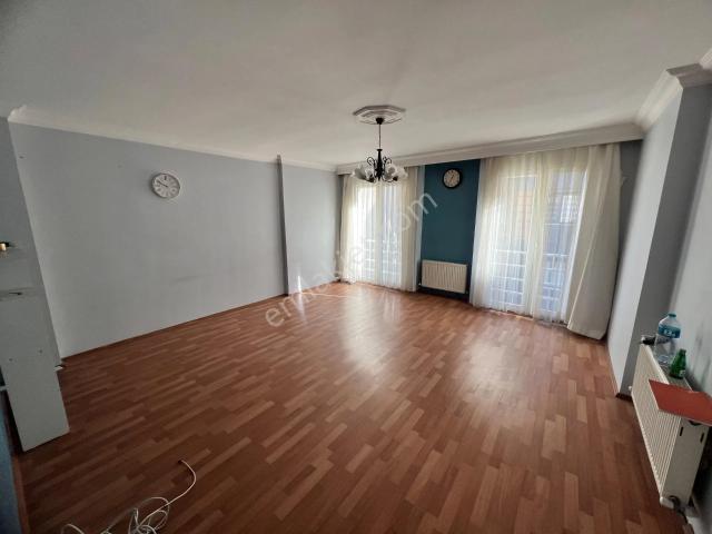 Naz Emlaktan Genç Binada 3+1 Kiralık Daire