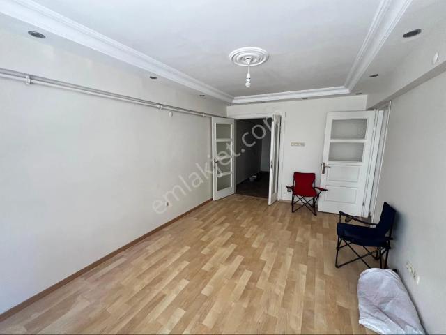 Naz Emlaktan Nuhkuyusu Caddesine Yakın 2+1 Satılık Daire
