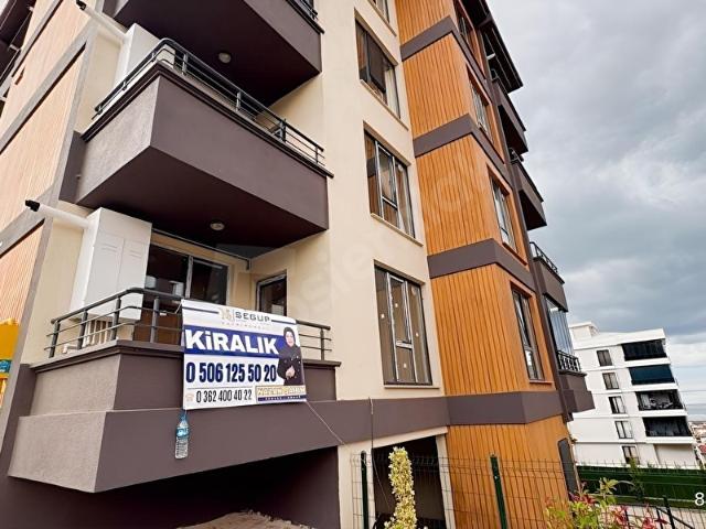 NAZAN'DAN GÜL PARK 4 SİTESİNDE HAVUZLU KİRALIK 1+1 DAİRE