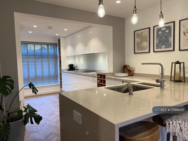 Nazareth Road, Nottingham, NG7 3 bed end of terrace house to rent £1,750 pcm £404 pw