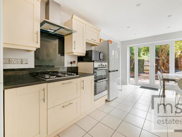 Nazareth Road, Nottingham NG7, 4 bed town house to rent, £2,600 pcm | PrimeLocation