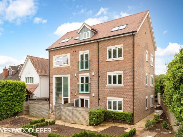 Nazeing New Road, Broxbourne EN10, 2 bed flat to rent, £1,850 pcm | PrimeLocation