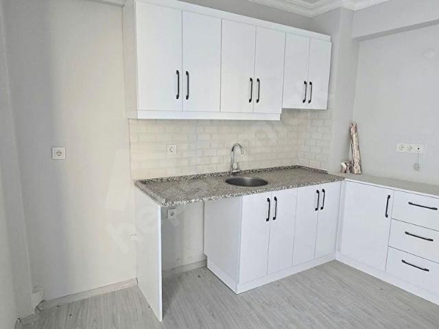 NAZİLLİ YENİ MAHALLEDE 1+1 LÜKS OTURUMA HAZIR DAİRE