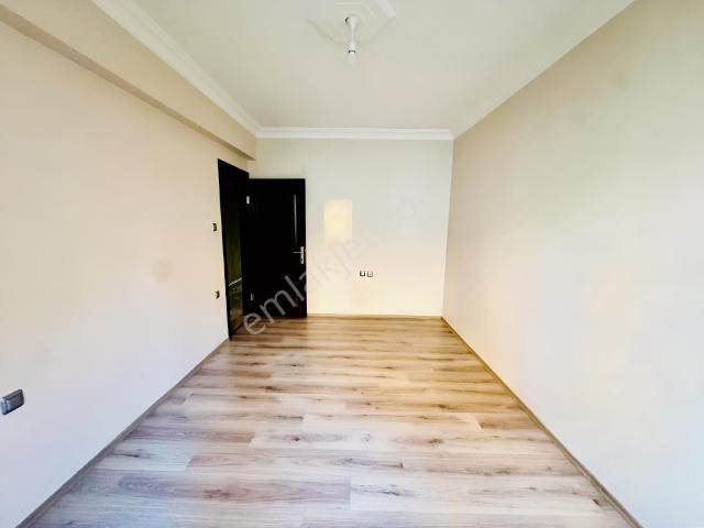 Nazilli Merkez Zafer Mah Kiralık Doğalgazlı 3+1 Geniş Daire