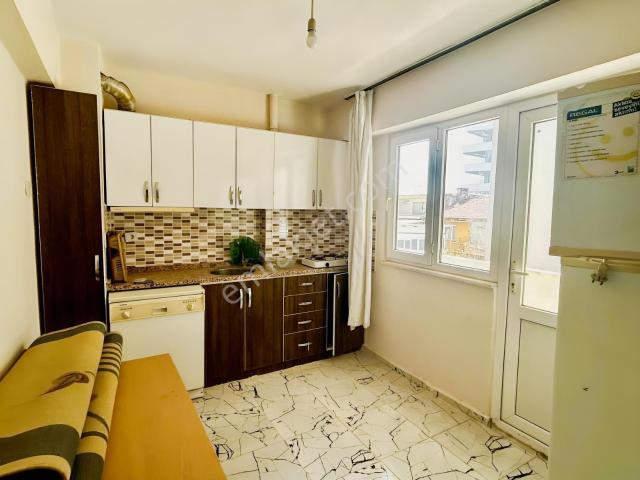 Nazilli Merkezde Satılık Asansörlü 2+1 Ayrı Mutfak Daire