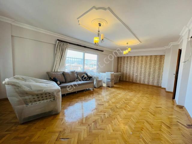 Nazilli Çarşı Merkezde Satılık 170m2 3+1 Daire