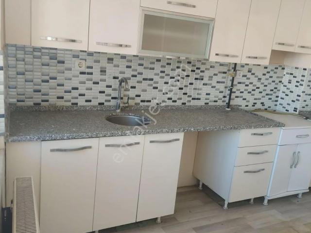 207 Nazilli Cumhuriyet Mahallesi'nde Kiralık 3+1 Daire