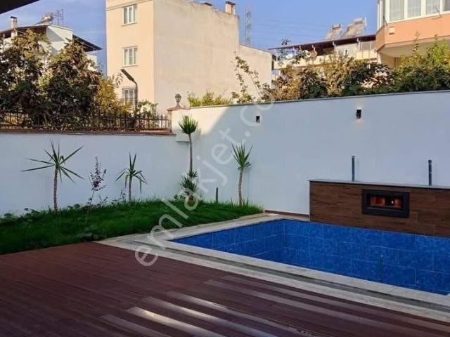 Nazilli Zafer Mahallesinde Lüks 6+1 Tripleks Villa