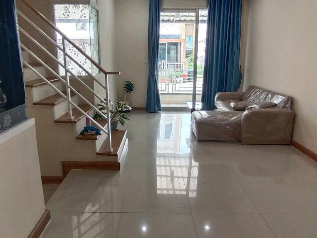 ND0671 ปล่อยเช่า ทาวน์โฮม 2 ชั้น โครงการ โกลเด้น ทาวน์ ศรีนครินทร์ สุขุมวิท หลังมุม