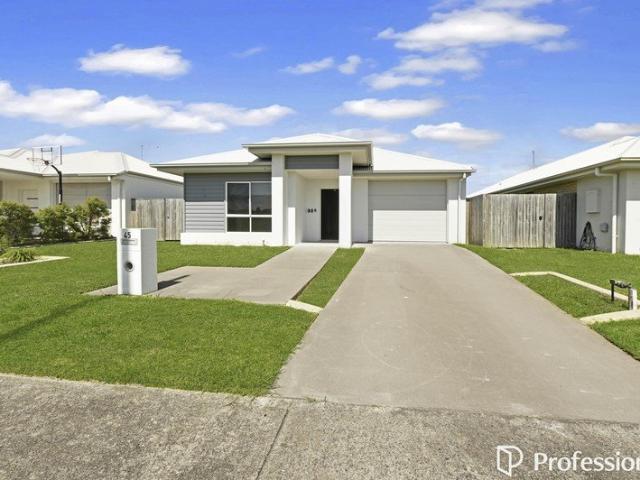 NDIS Approved Coastal Living Versatile 3 Bedroom Home in Blacks Beach!