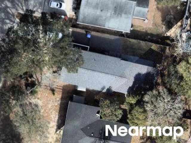 NE 48th St