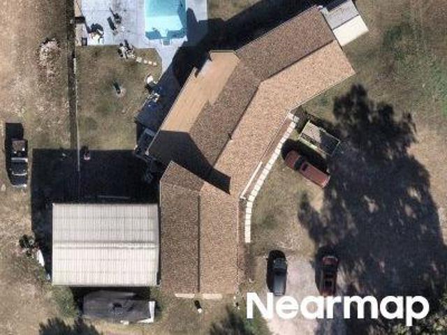 NE 49th St