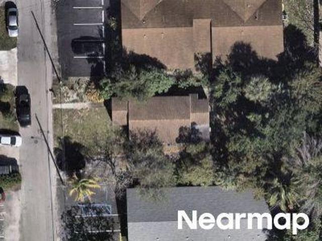 NE 5th Ave