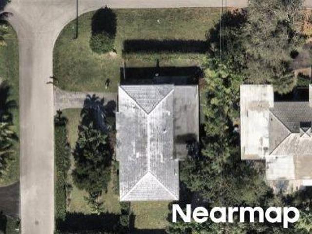 NE 5th Ave