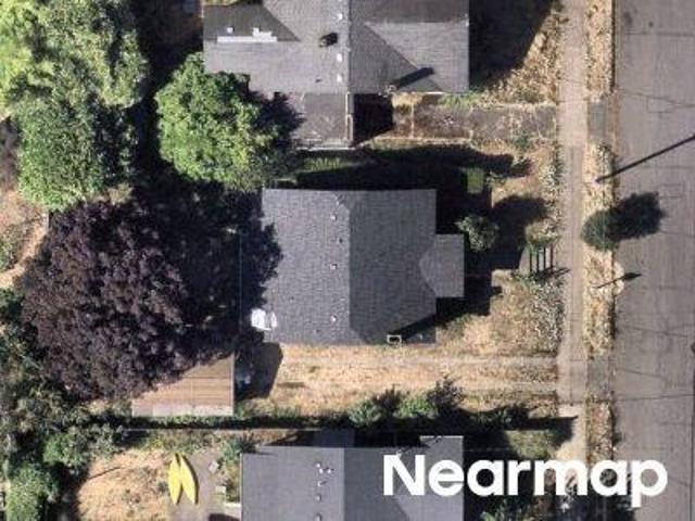 NE 6th Ave