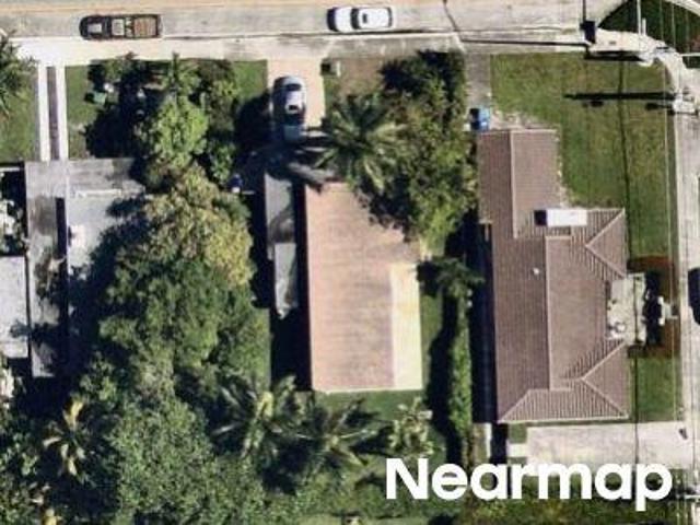 NE 82nd St
