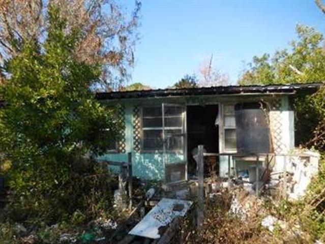 NE 835th St