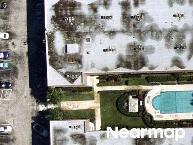 NE 8th Ave Apt 2c