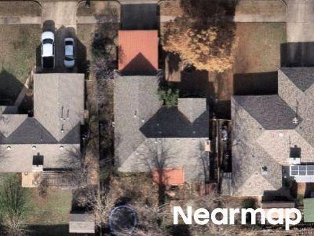 NE 8th St