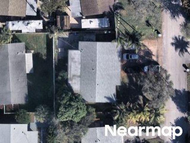 NE 10th Ave
