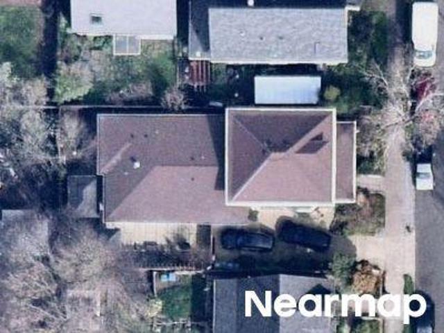 NE 10th Ave