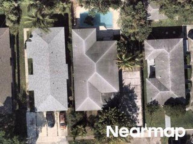 NE 110th St