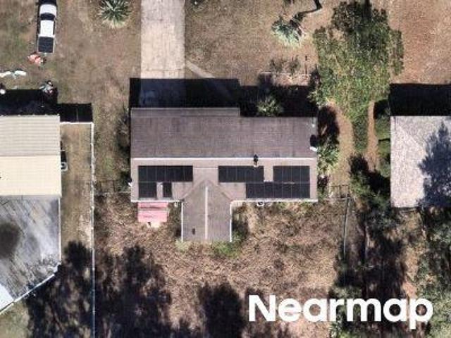NE 11th St