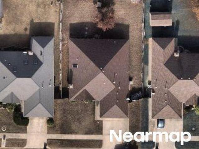 NE 11th St