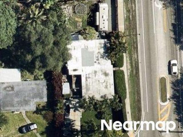 NE 128th St