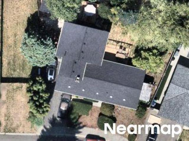 NE 140th St