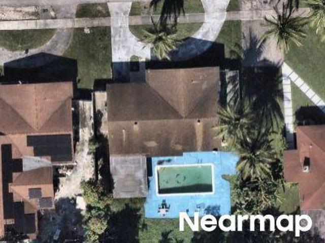 NE 145th St