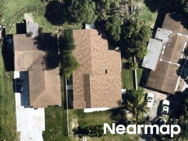 NE 148th St