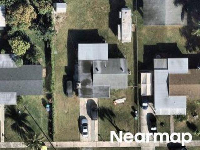 NE 14th St