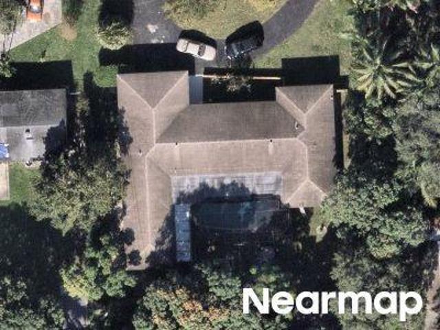 NE 152nd St