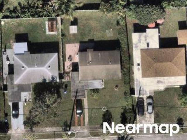 NE 169th St