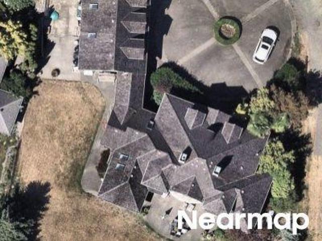 NE 175th St