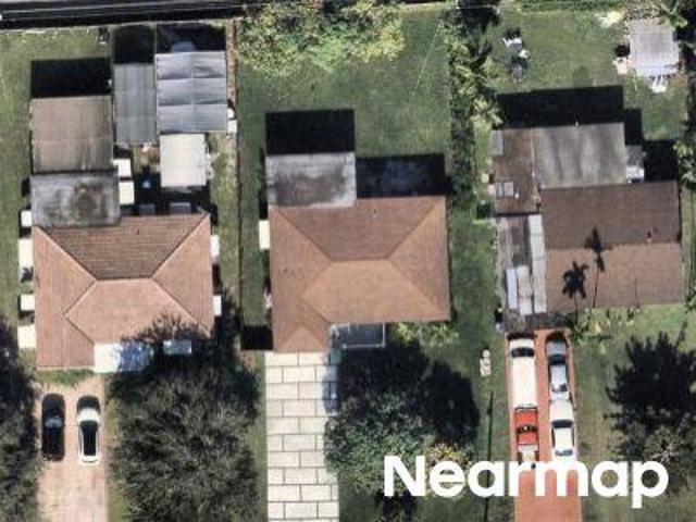 NE 176th St
